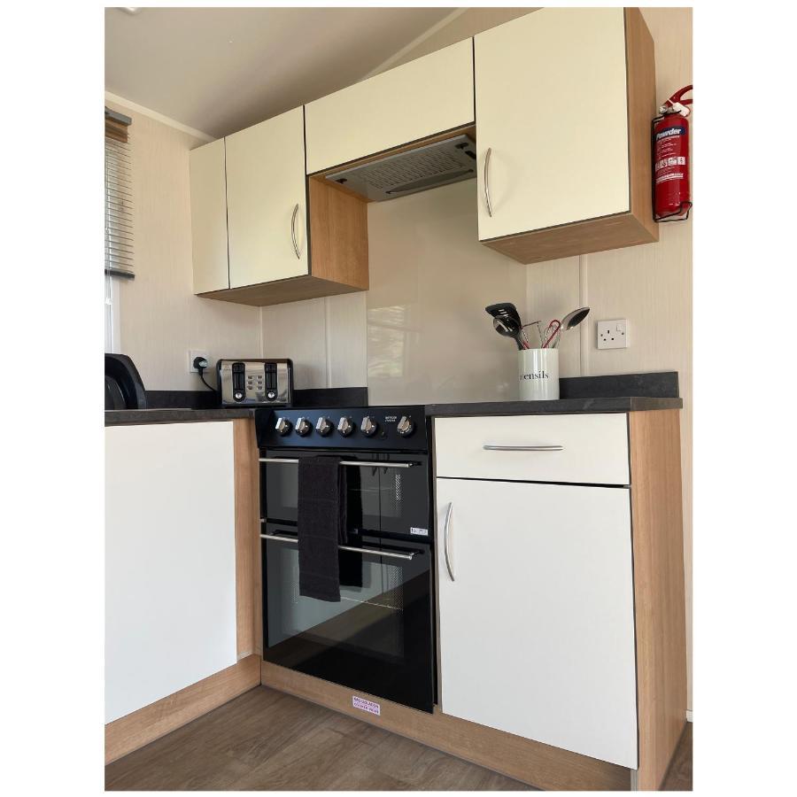Cosy 3-Bed Caravan Combe Haven St Leonards On Sea Hollington  Εξωτερικό φωτογραφία
